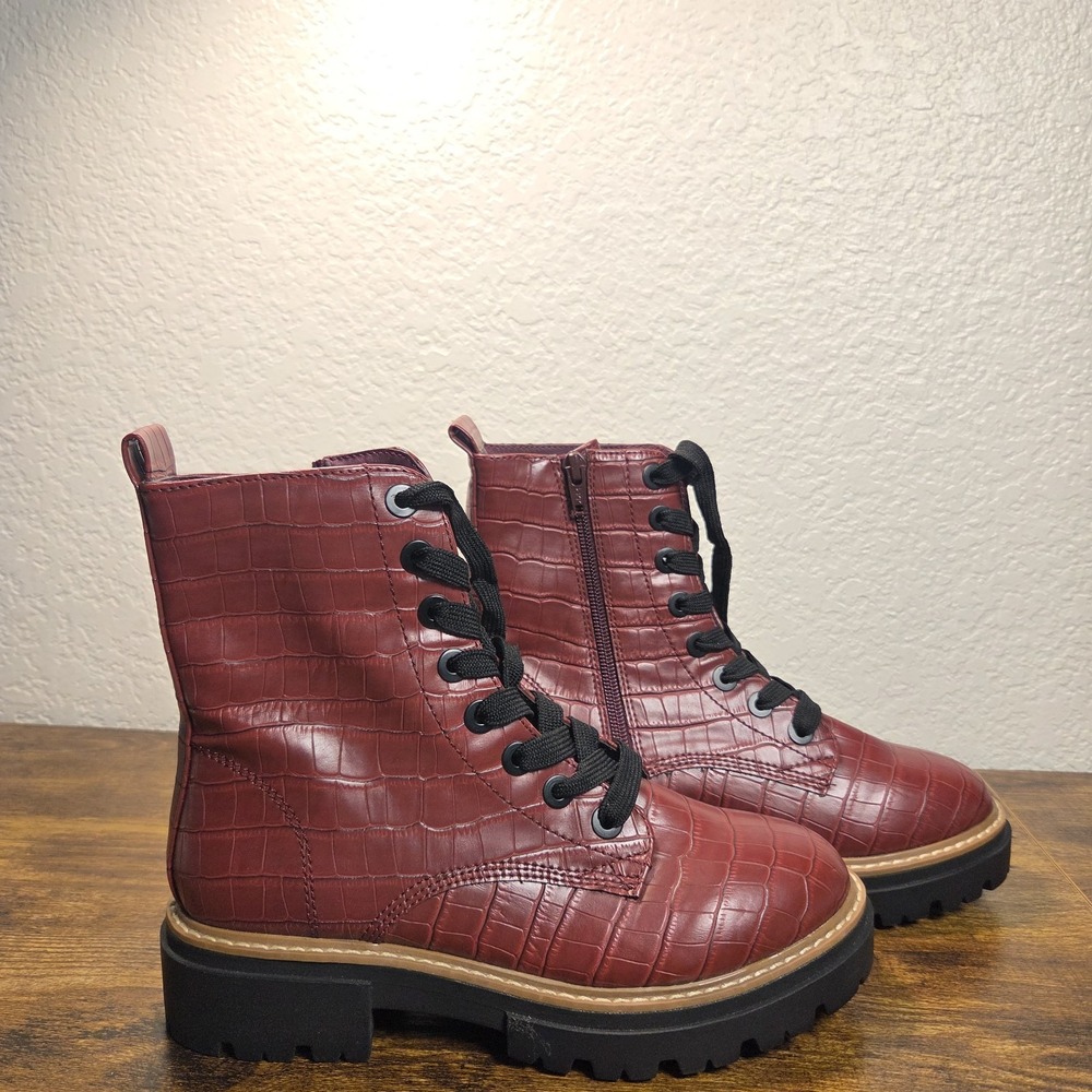 Sun + Stone Combat Boots Women 7 Burgundy Croc Embossed Lug Sole Zip Up‎ Edgy